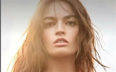 who is the girl in burberry goddess advert